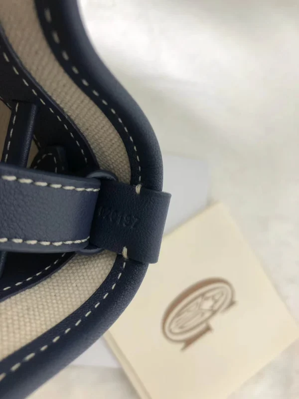 Goyard Shoulder Bucket Bag Size: 17.5*15*23cm