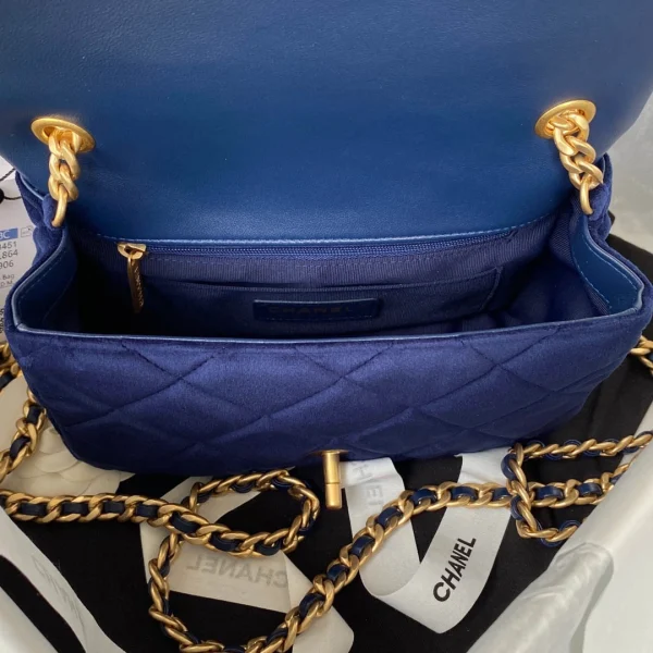 AS3450 Handbag with Diamond Chain Size: 20cm