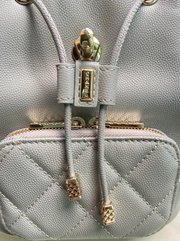 Backpack size: 19*20*12cm Model number: AS3530