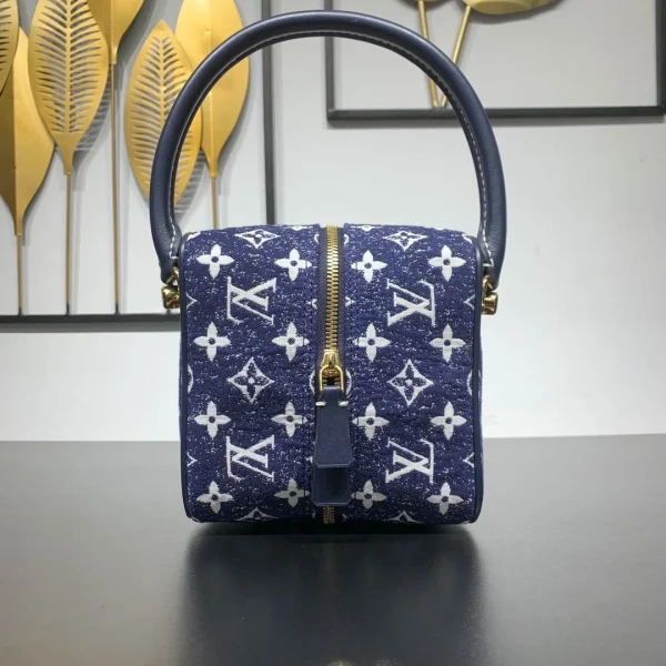 Louis Vuitton Size: 16.0x16.0x16.0CM