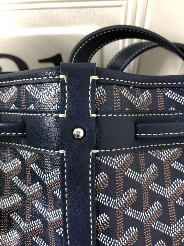 Goyard Shoulder Bucket Bag Size: 17.5*15*23cm