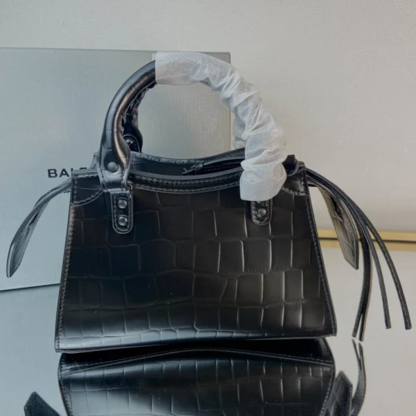 Balenciag* Neo Classic biker bag Size: 16.5*22*9*14.5cm