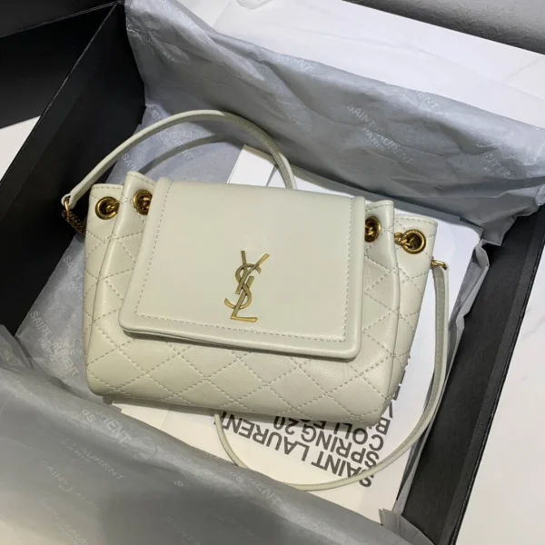 Model:672738 Size:18x13x6cm