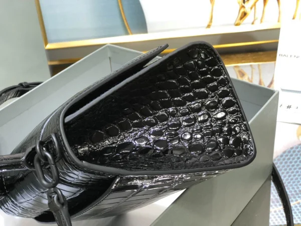 Balenciaga Paris Model: 23x10x24cm Size: 19x8x21cm