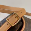 LV Model: M44860 Size 18*15*8cm