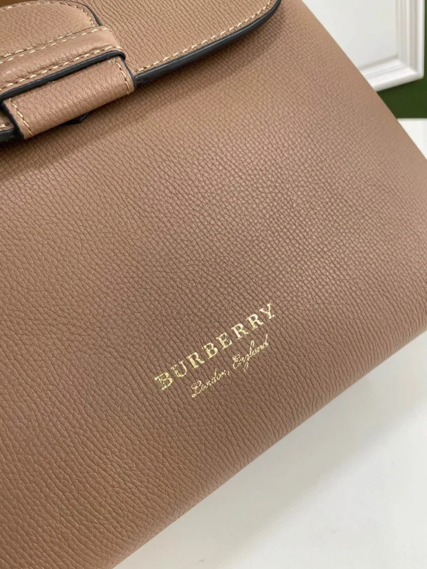 Calfskin bag Size:W25.5*H29*D10cm Code:400123