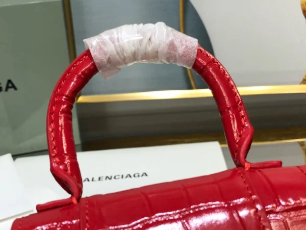 Balenciaga Model: LG0115 Size: 11.5x14x4.5cm