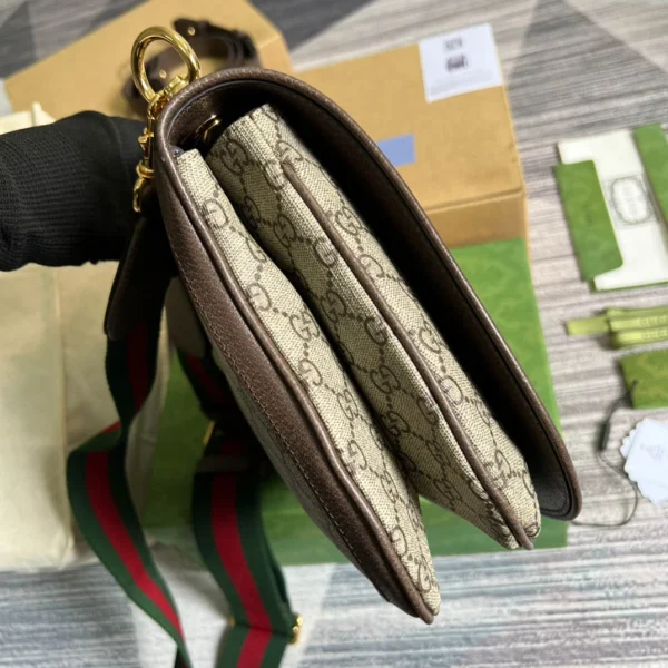 Model: 699210 Size: 29 x 22 x 7 cm