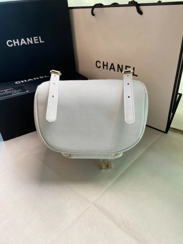 Backpack size: 19*20*12cm Model number: AS3530