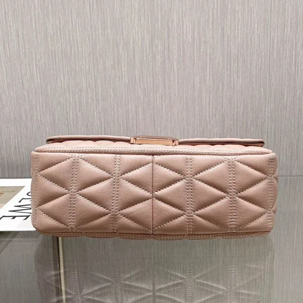 MK small fragrant style sheepskin bag chain pink Size: 25CmX16cmX8.5cm