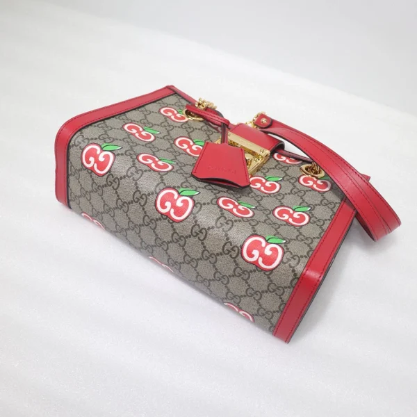 Model: 498156 Size: W26xH18xD10cm