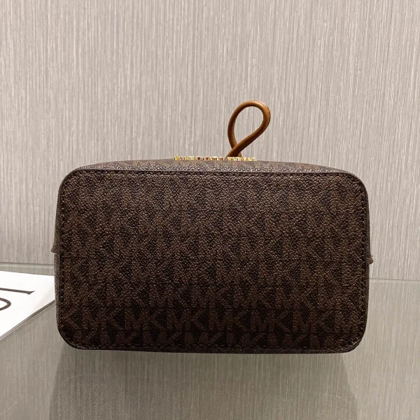 Mk Size:18cmx18cmx10cm