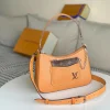 Louis Vuitton Size: 25 x 15 x 8 cm