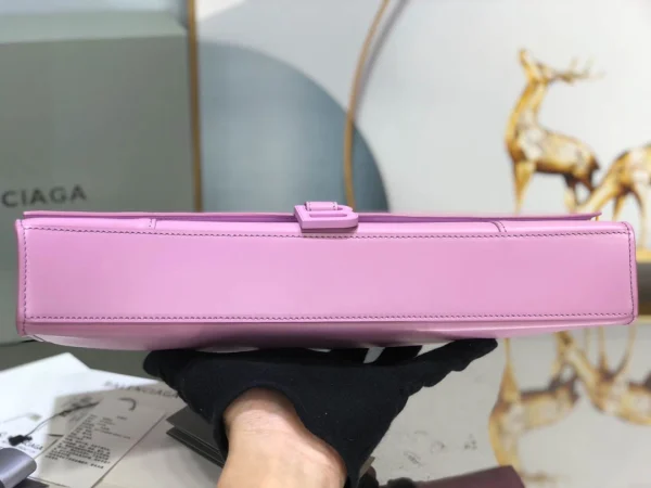 Balencia Model: DG-1007 Size: 6*15*35cm