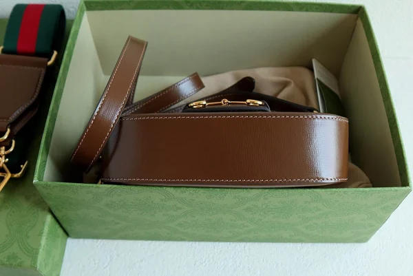 Model: 658574 Size: 20.5*14.5*5cm