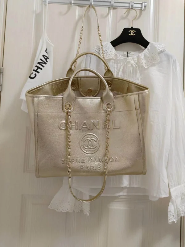 Beach bag size: 32cm