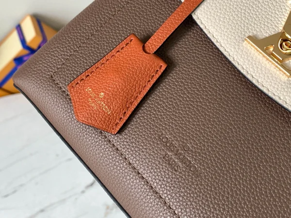 Louis Vuitton Size: 28*20*11.5cm