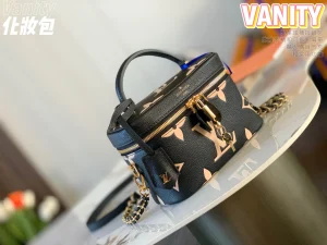Louis Vuitton Size: 19*13*11cm
