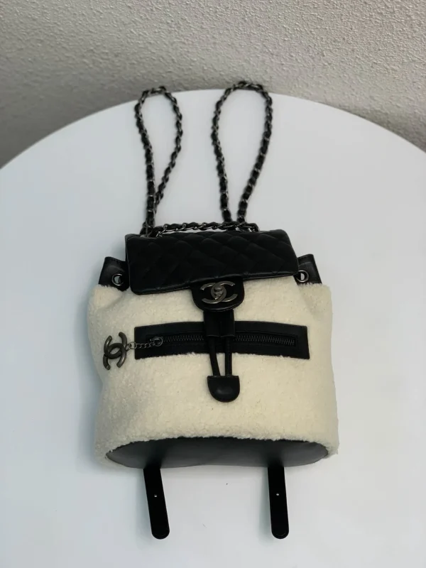 Backpack size: 24*14*22 high cm