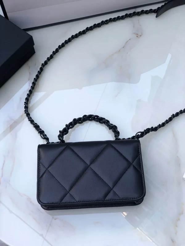 Brand: Chanel Model: 0957 Size: 19cmX11.5cmX7cm