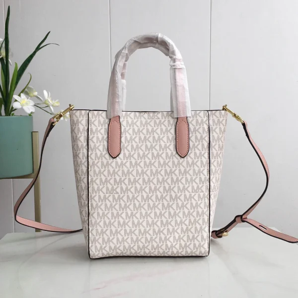 MK Sinclair Handbag Crossbody Model: 2113 Size 25m Height: 25m Width: 9*300