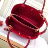 Louis Vuitton size: 33x23x15cm