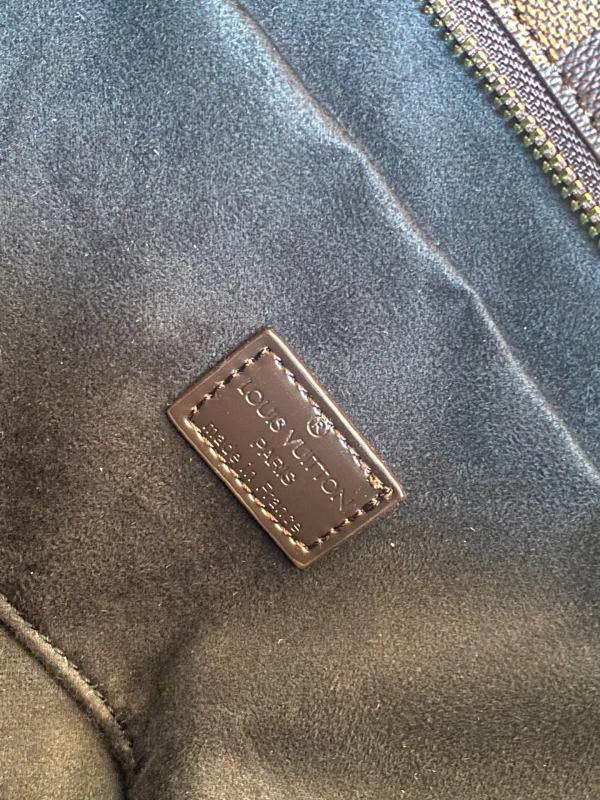 Louis Vuitton size£º28X28X14cm pocket 43cm