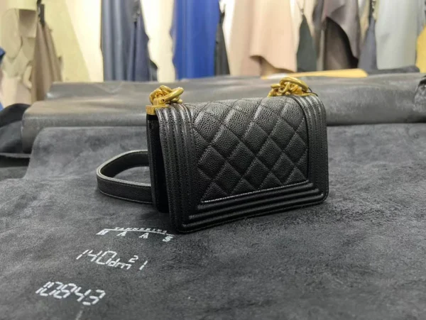 Black Size: 10*15*6cm Model: p1150