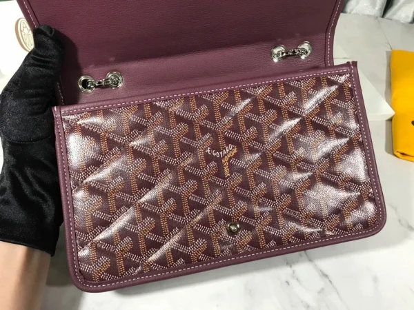 Alexandre Chain Bag Size: 24*15*6cm
