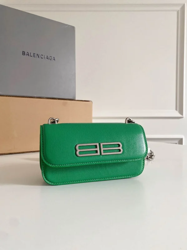 Crossbody bag Size: 19*10*7cm