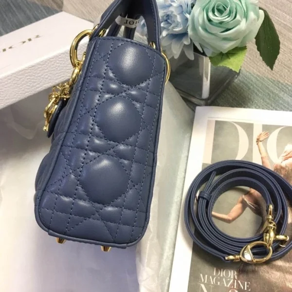 Blue Sheepskin Bag Size: 17cm