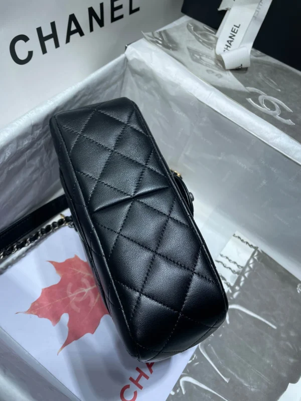 Black Size: 14x22x8cm
