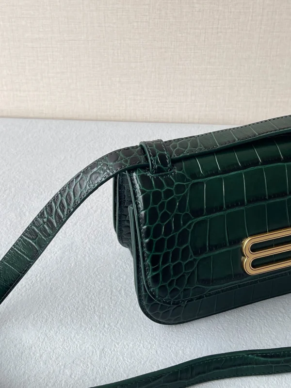 Gossip bag crossbody bag Size: 23.5x12.4x10.4cm