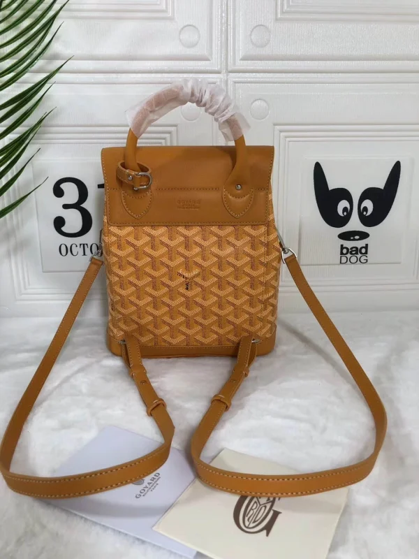 Goyard Size: 19*9*20cm