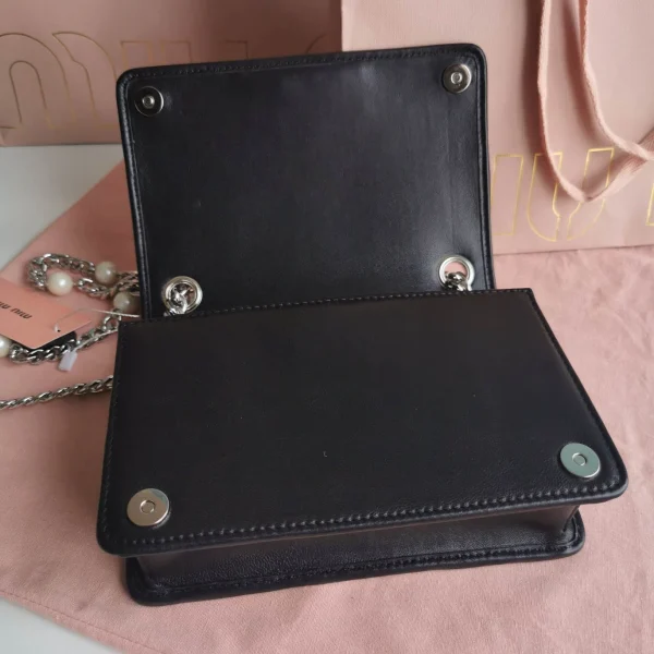 Matelasse wrinkled handbag Size: 19X13X5cm