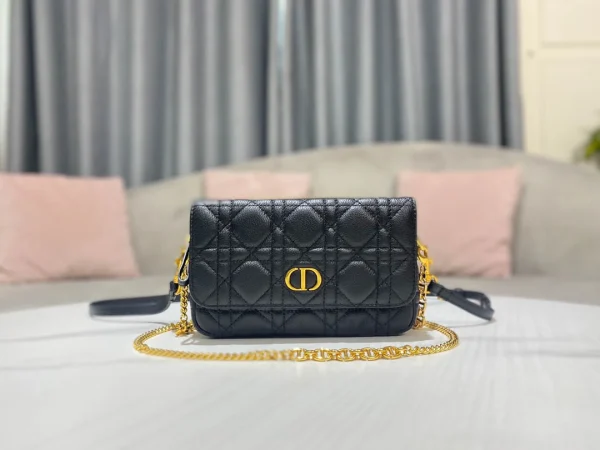 Caro Chain Clutch Bag Size:17.5*10.5*5cm