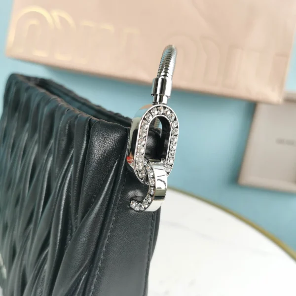 Miu Miu handheld underarm bag Size£º20X15X4.5cm