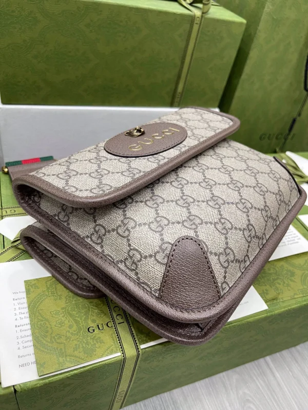 Model: 501050 Size: 22*16.5*4cm