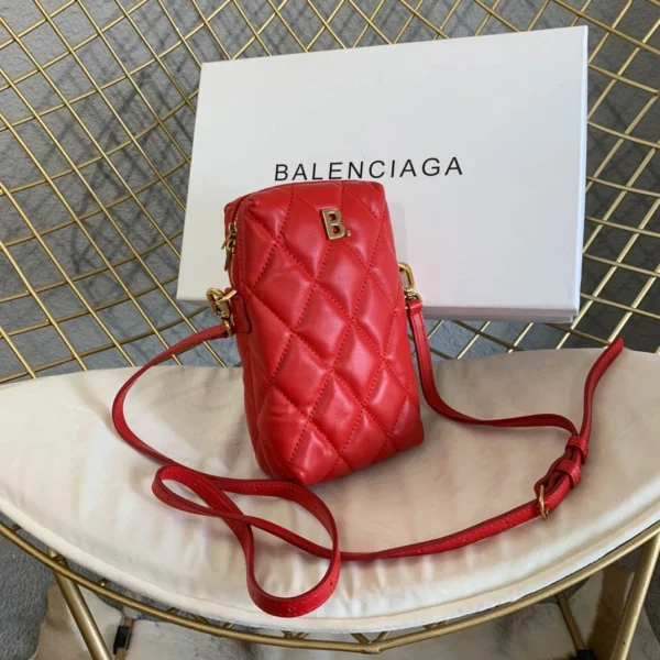 Balenciaga Big Red Model: A48