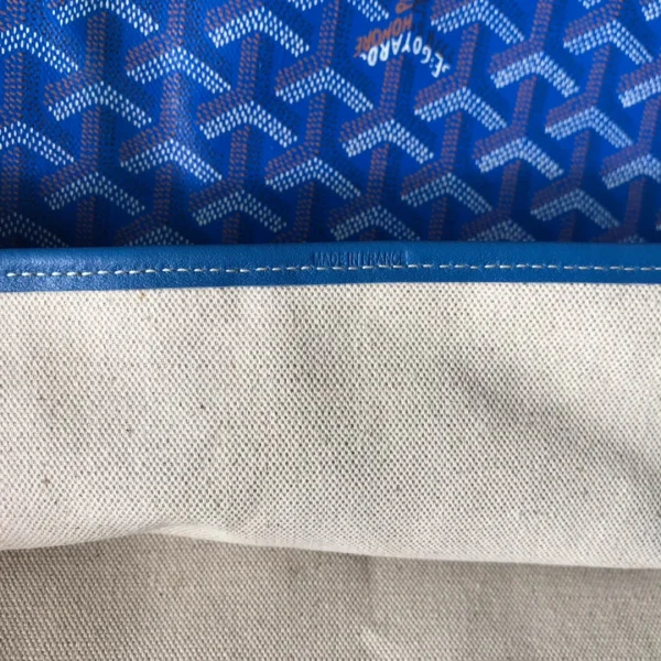 Goyard size:22*7*18cm