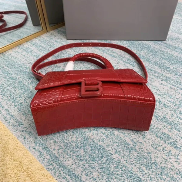 Hourglass bag Model: 8895 Size: 23x10x24cm