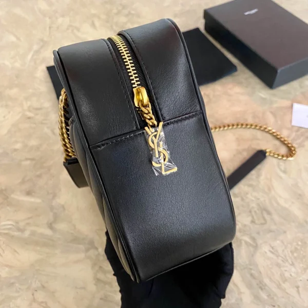 Saint Laurent Shoulder slant bag Size: 28x17x8.5cm Code: 671691