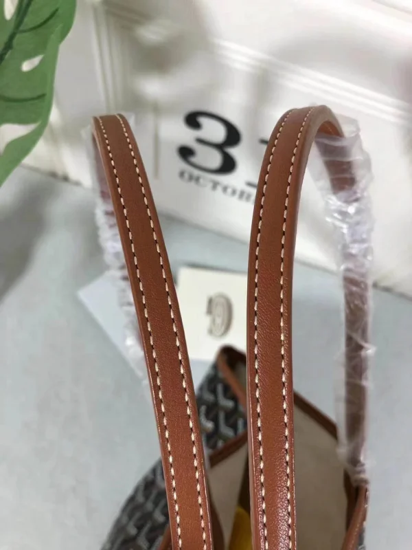 Goyard size: 40*15*30 Bag opening 55 34*14*27 Bag opening 47