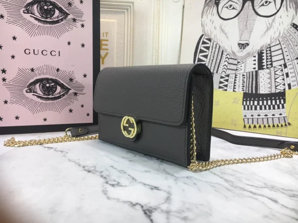 Model: 499808 Size: 20*12*6cm