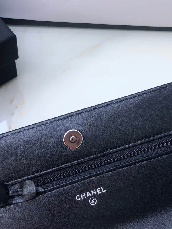 Brand: Chanel Model: 0957 Size: 19cmX11.5cmX7cm