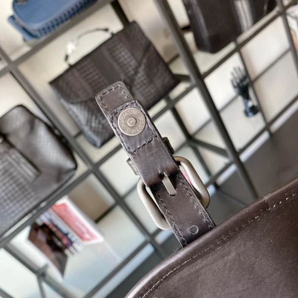 BV Briefcase Size: 32cm 98015