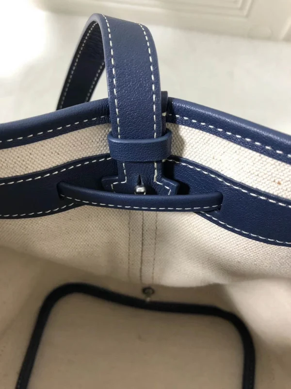 Goyard Shoulder Bucket Bag Size: 17.5*15*23cm