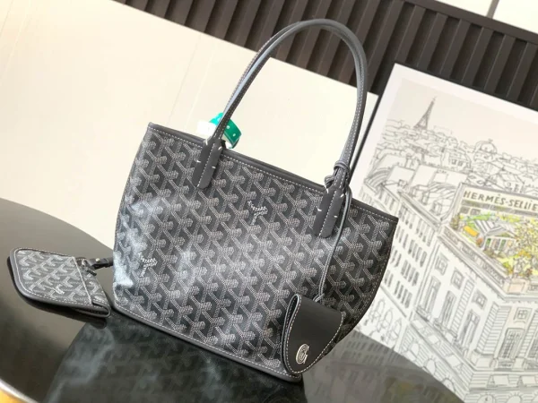 Anjou Mini Bag Size: 20x10x20cm