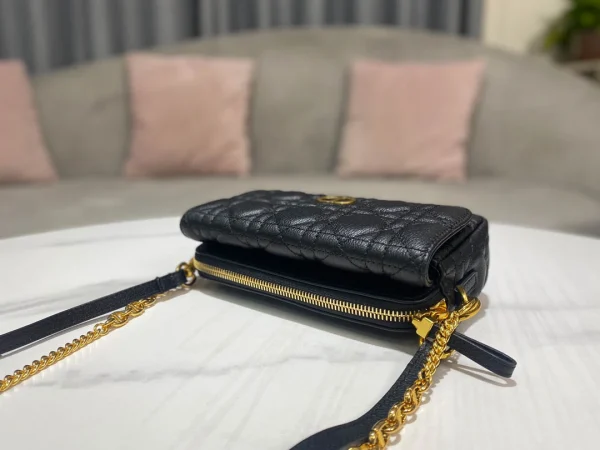 Caro Chain Clutch Bag Size:17.5*10.5*5cm