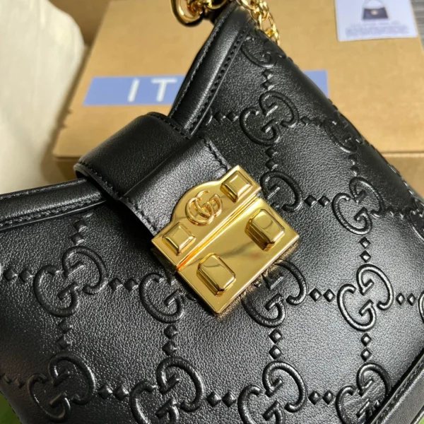 Model: 675788 Size: 25*21x9cm